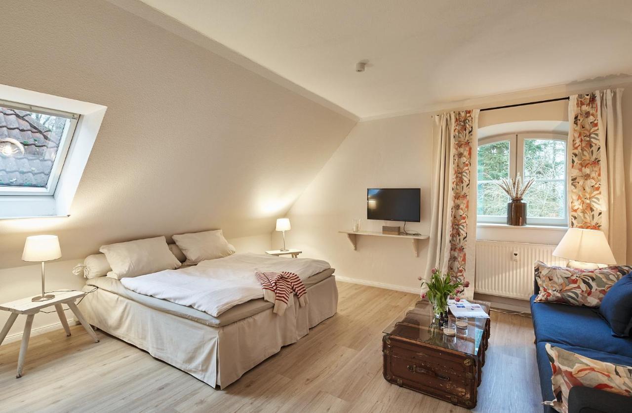 Gut Hohenstein - Platanenappartment Barkelsby Exterior foto